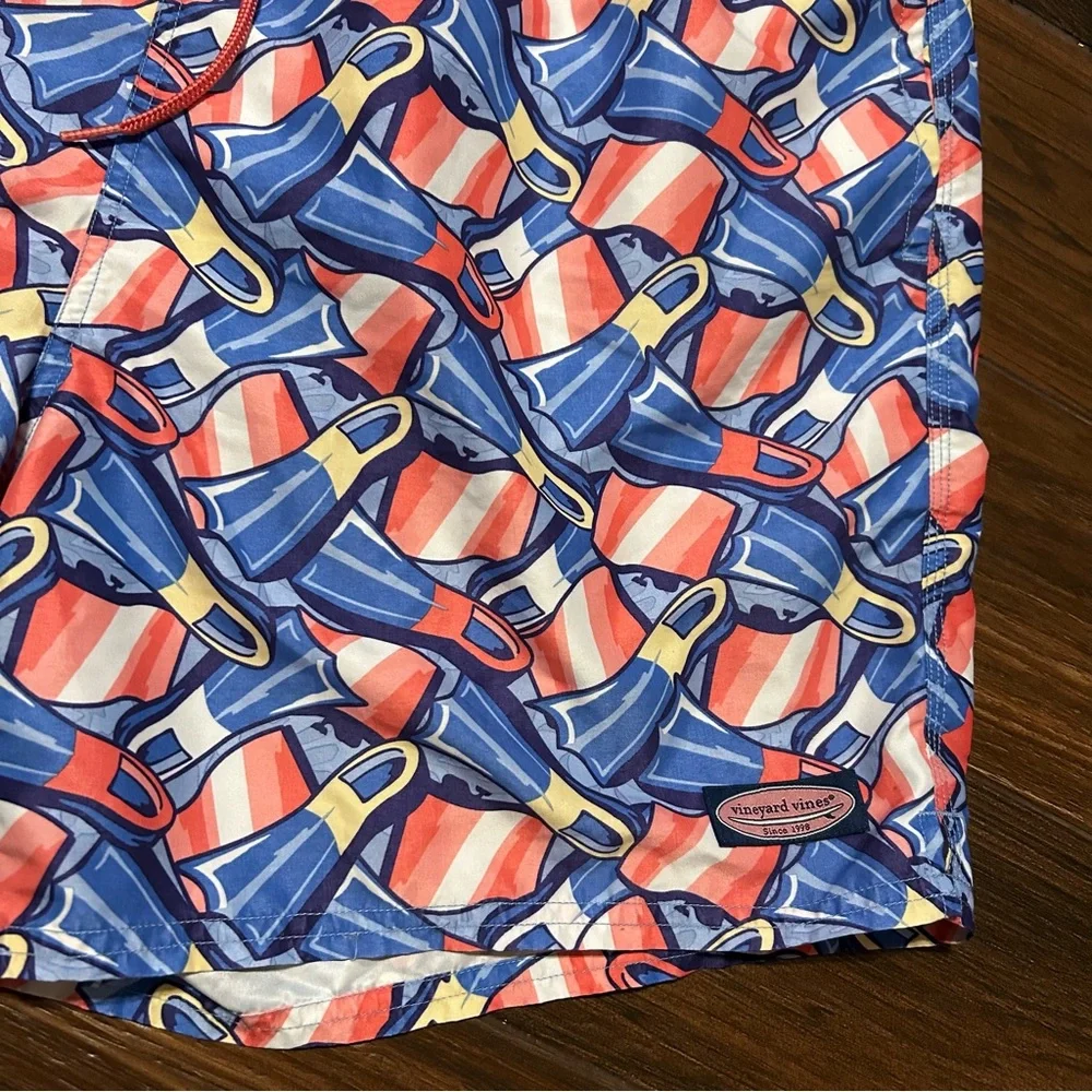 Vineyard Vines Men’s Swim Trunks‎ XXL Flippers Fins Design 6” Inseam